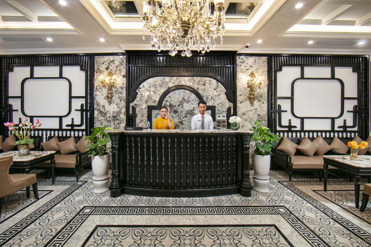 Amira Hotel ハノイ市 エクステリア 写真